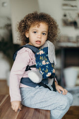 Otroška mehka nosilka Boba Mini za lutke - Bear Cub