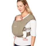 baby_carrier_embrace_soft_knit_olive_Mehka-nosilka-za-novorojencke-Ergobaby-Embrace-Newborn-Carrier-Soft-Olive-2